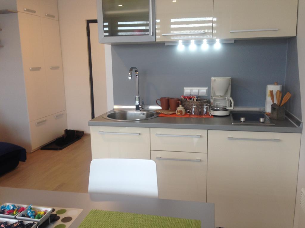 Dea'S Studio Apartment SJJ Rum bild
