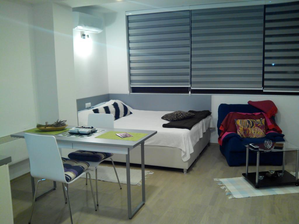 Dea'S Studio Apartment SJJ Rum bild